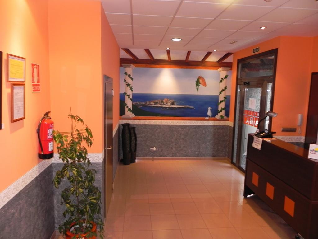 Hotel Restaurante Pizzeria Abc Laracha Extérieur photo
