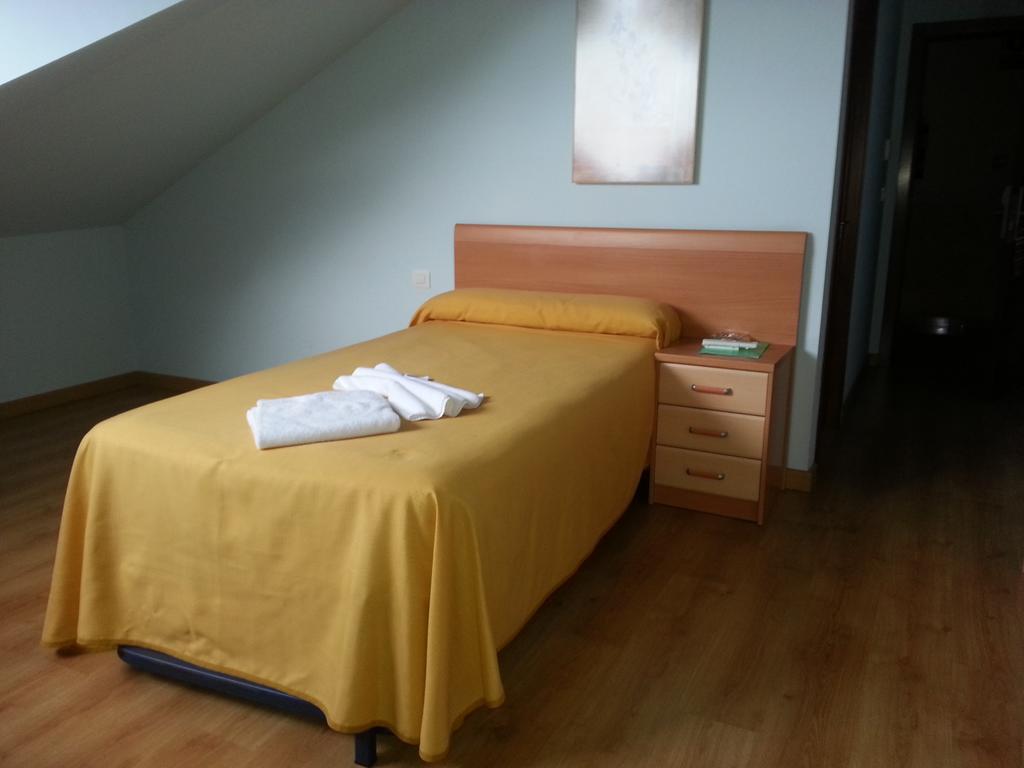 Hotel Restaurante Pizzeria Abc Laracha Chambre photo