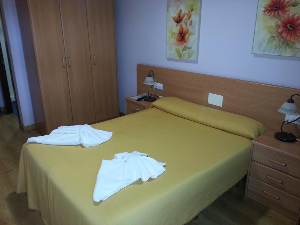 Hotel Restaurante Pizzeria Abc Laracha Chambre photo